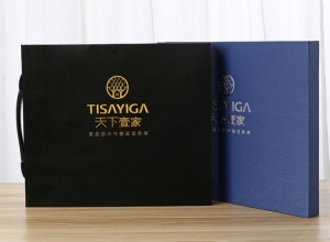 推薦一些適合在畫冊設計中使用的特種紙品牌